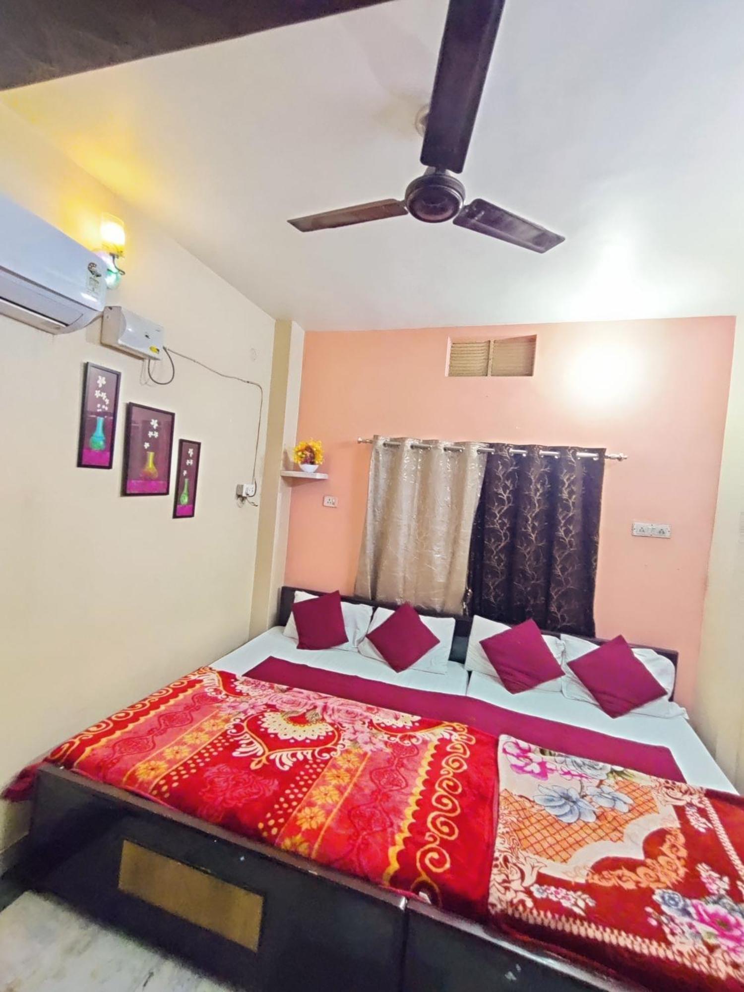 Guest house Shiv Kripa 200 Metres From Kashi Vishwanath Temple