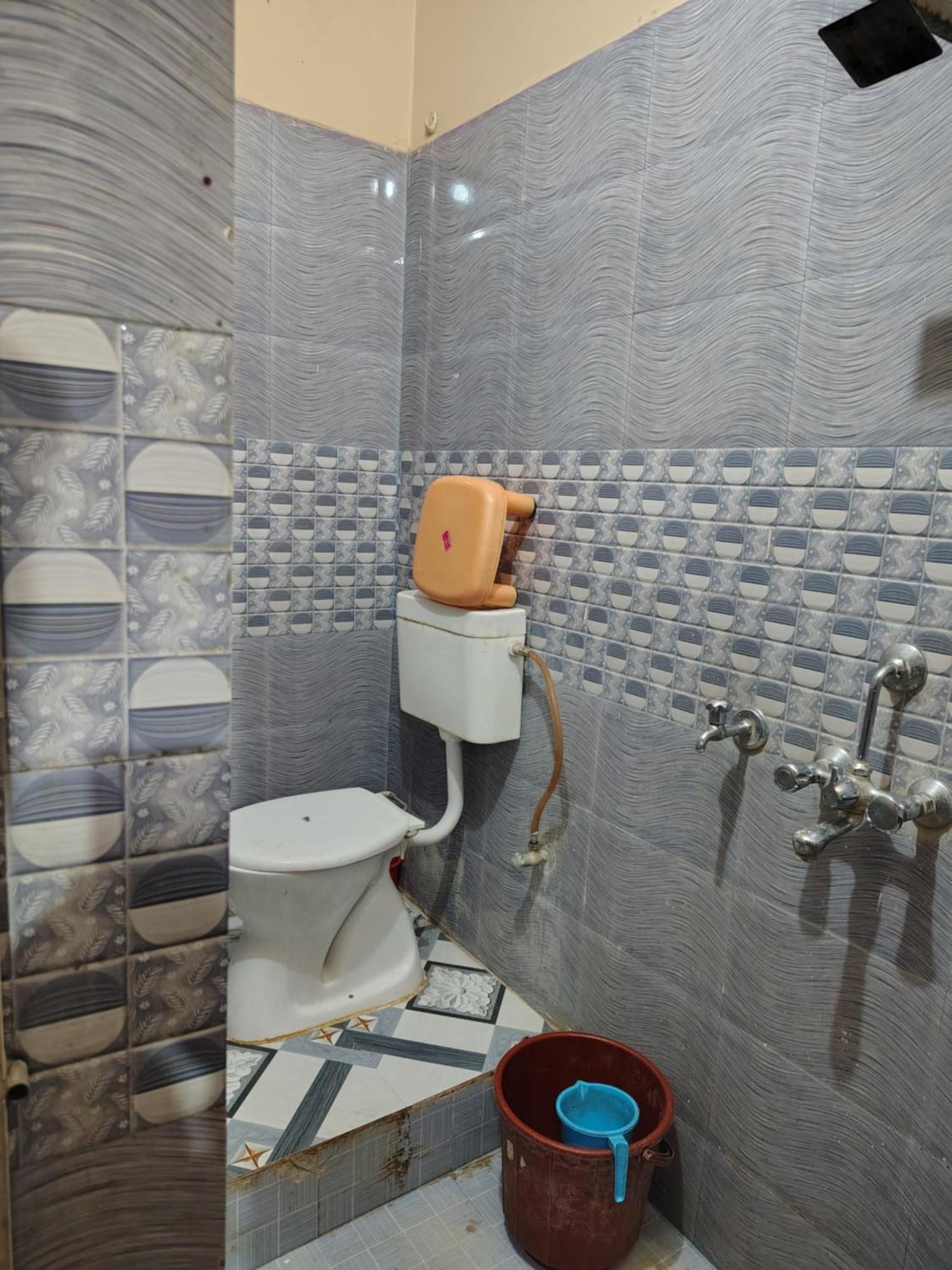 Guest house Shiv Kripa 200 Metres From Kashi Vishwanath Temple